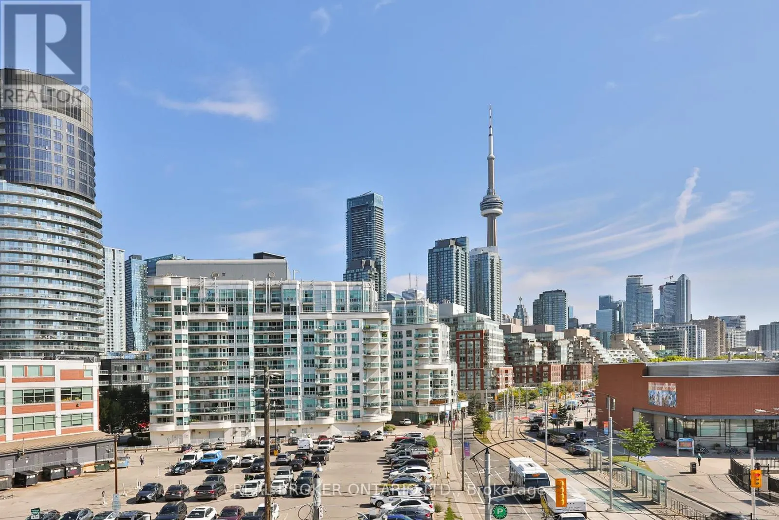 607 - 650 QUEENS QUAY W