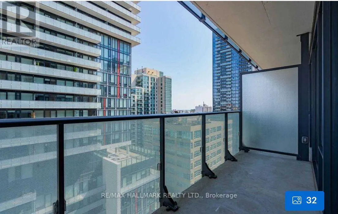 1107 - 161 ROEHAMPTON AVENUE