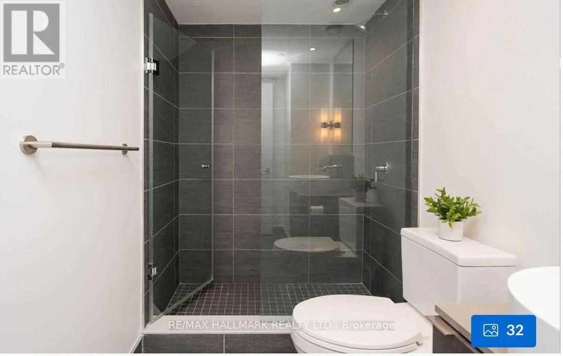 1107 - 161 ROEHAMPTON AVENUE