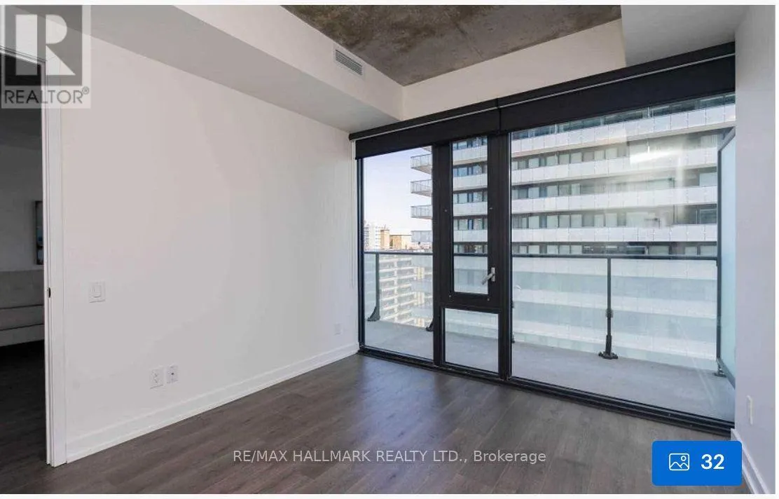 1107 - 161 ROEHAMPTON AVENUE