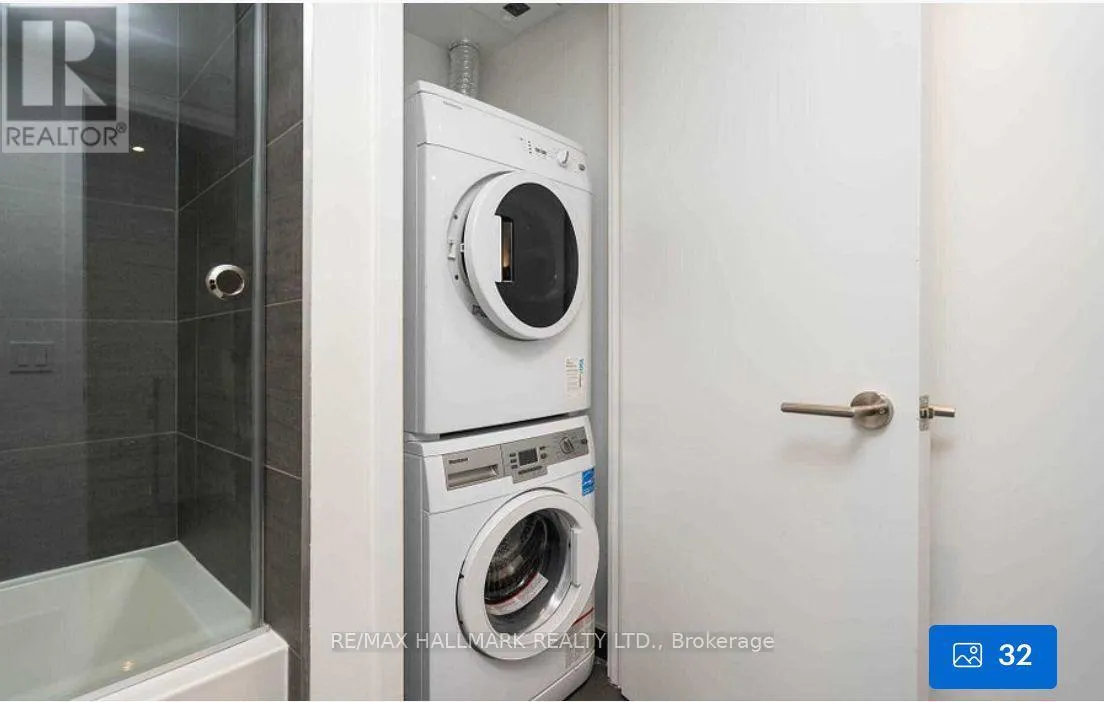 1107 - 161 ROEHAMPTON AVENUE