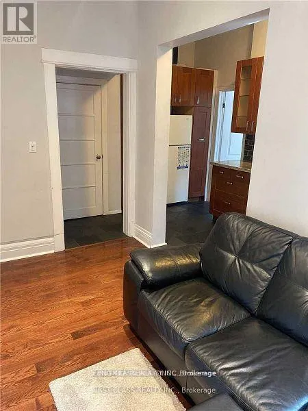 MAIN - 125 MAITLAND STREET