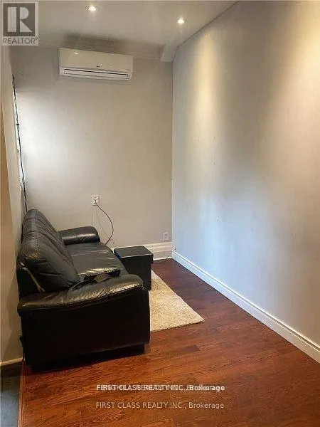 MAIN - 125 MAITLAND STREET