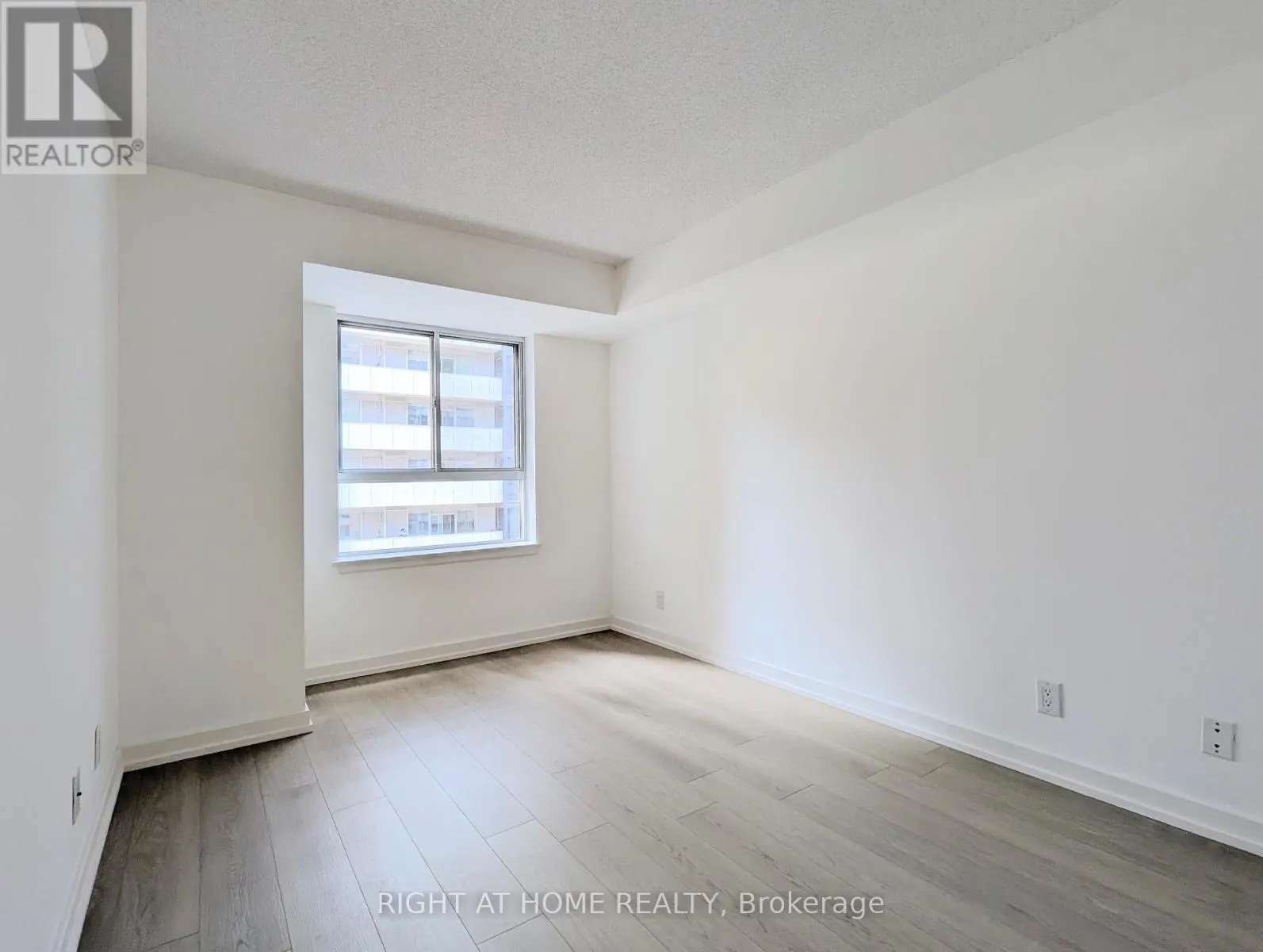 1211 - 44 GERRARD STREET W