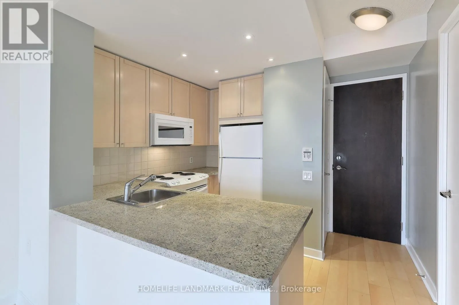 1203 - 85 BLOOR STREET E