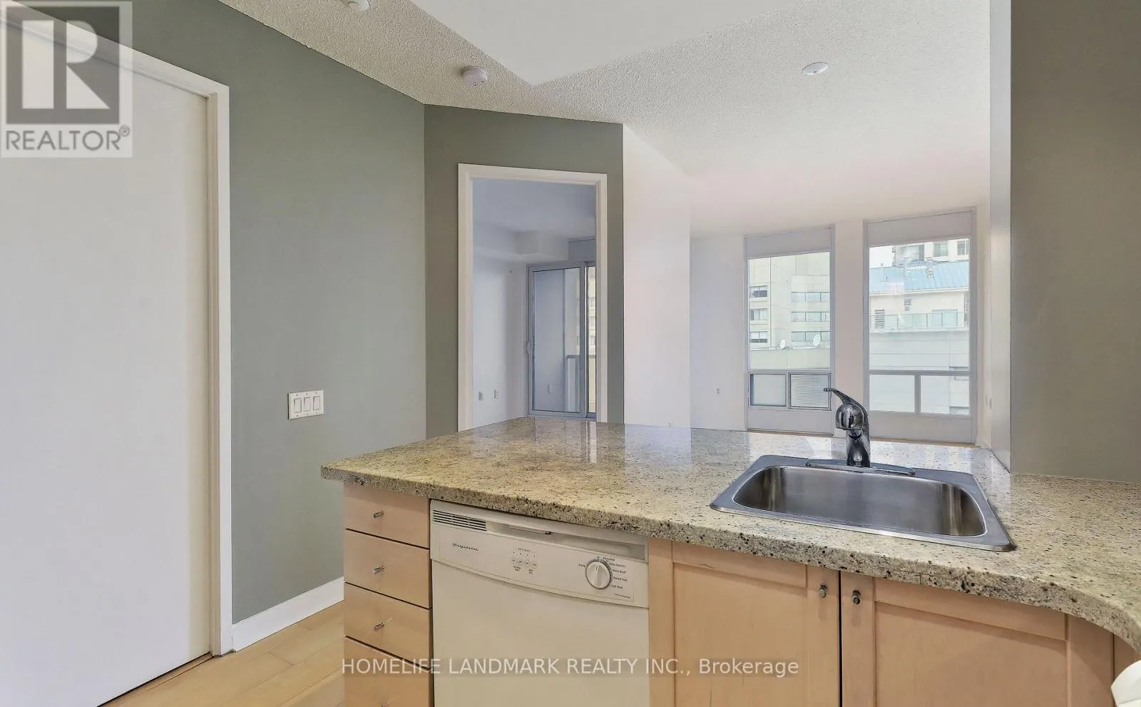 1203 - 85 BLOOR STREET E
