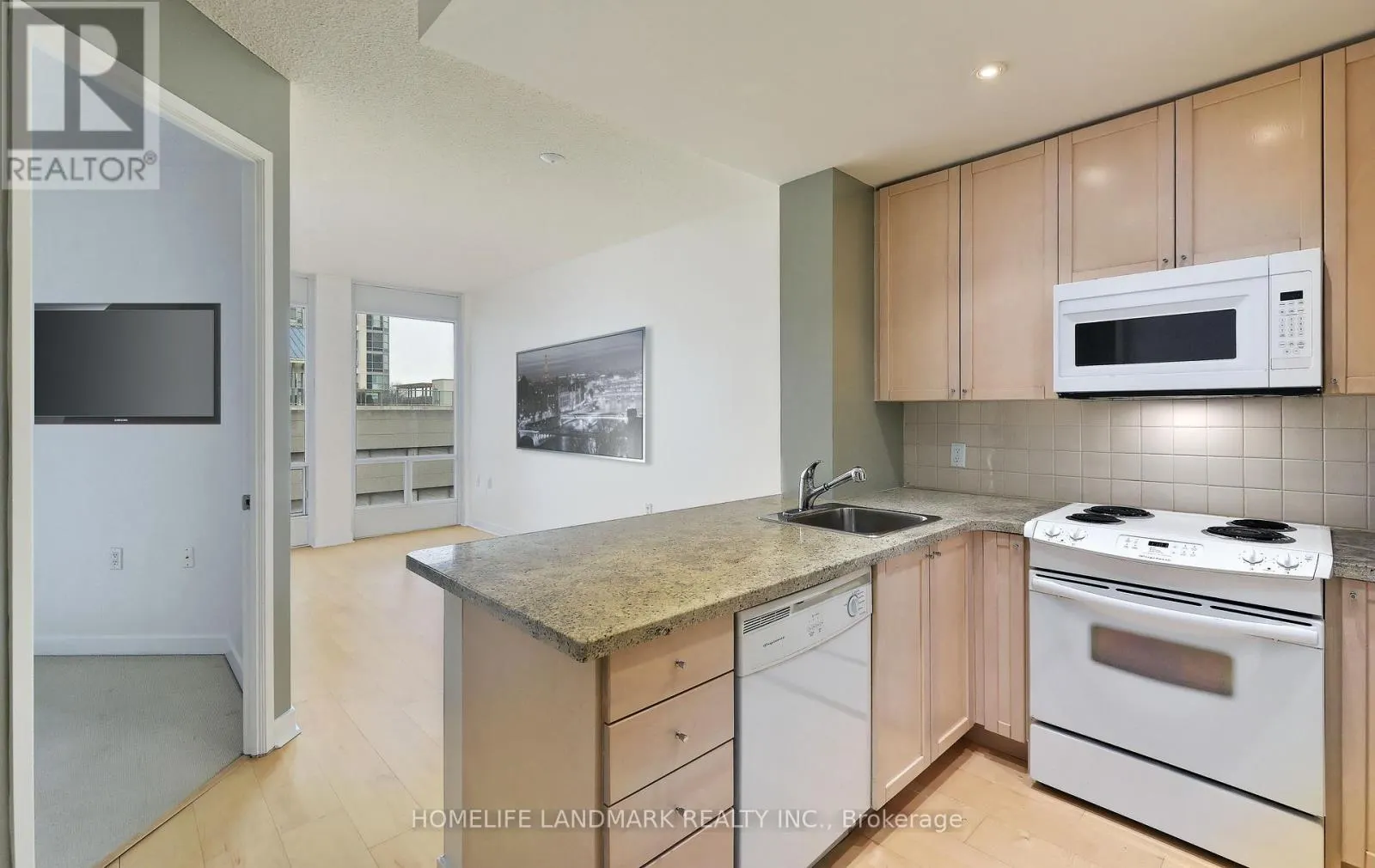 1203 - 85 BLOOR STREET E