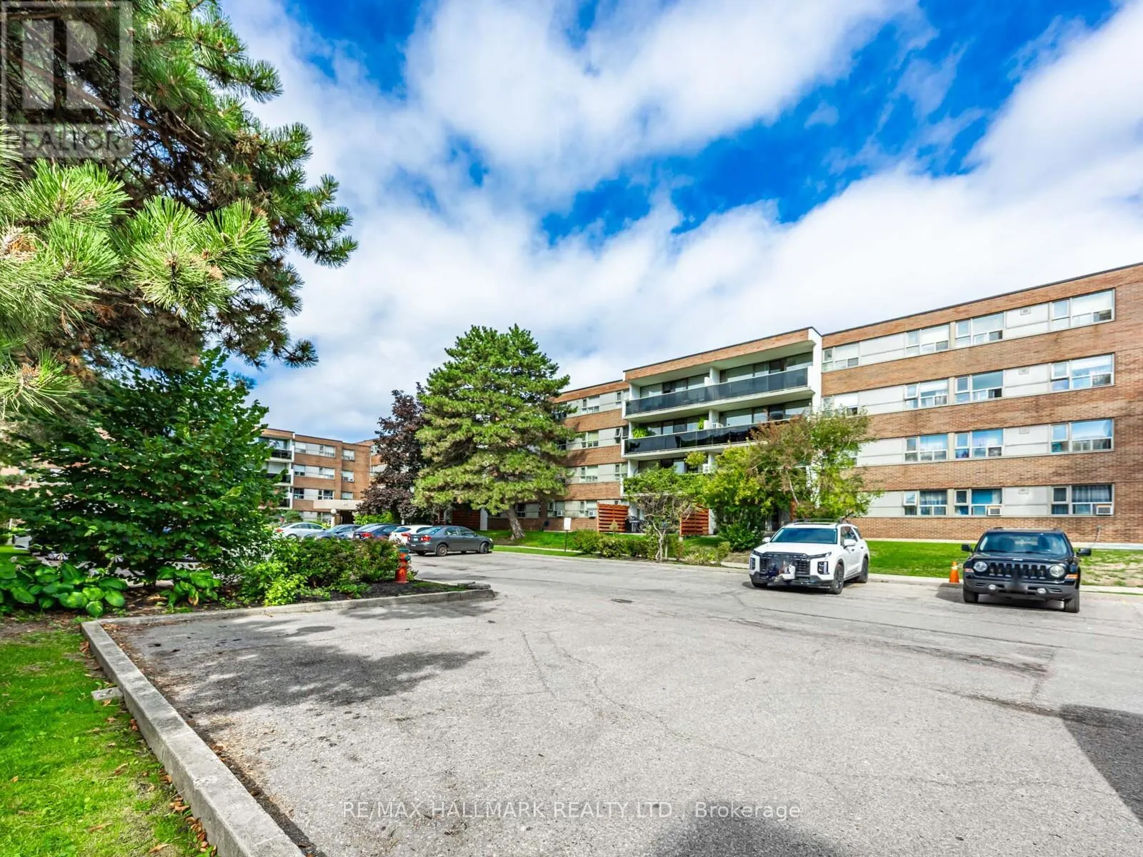 104 - 40 SUNRISE AVENUE