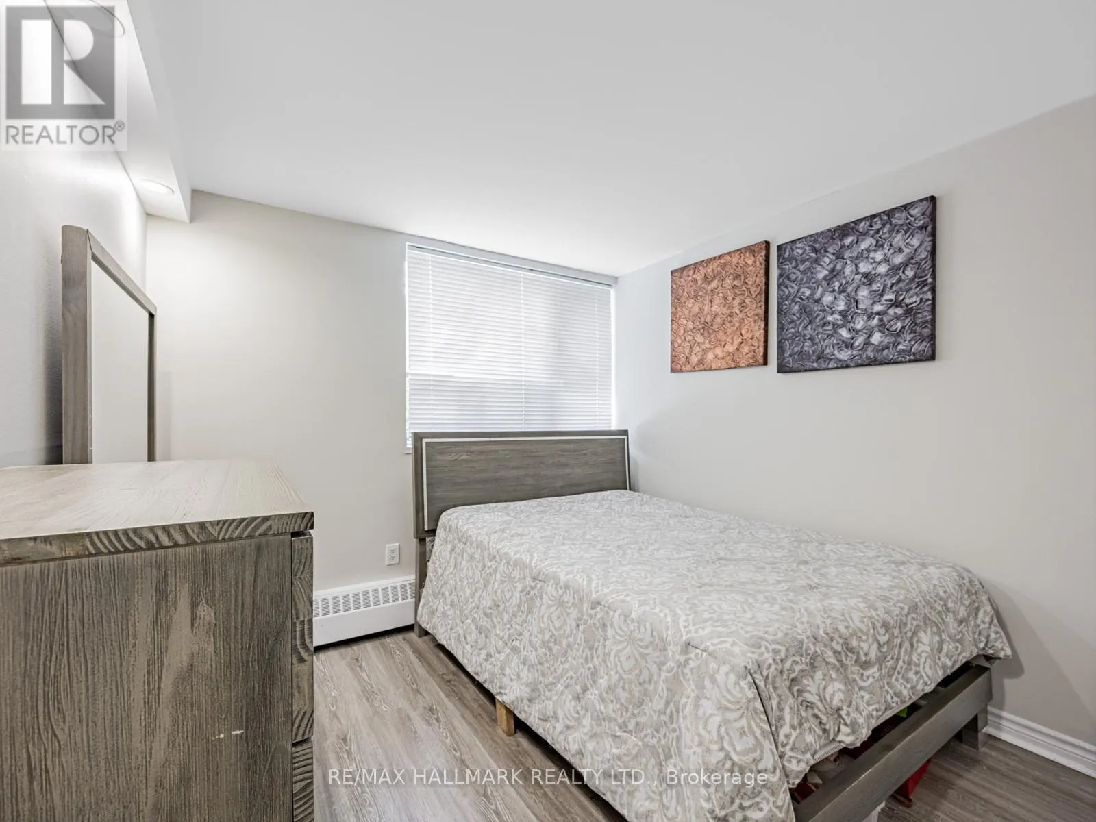104 - 40 SUNRISE AVENUE