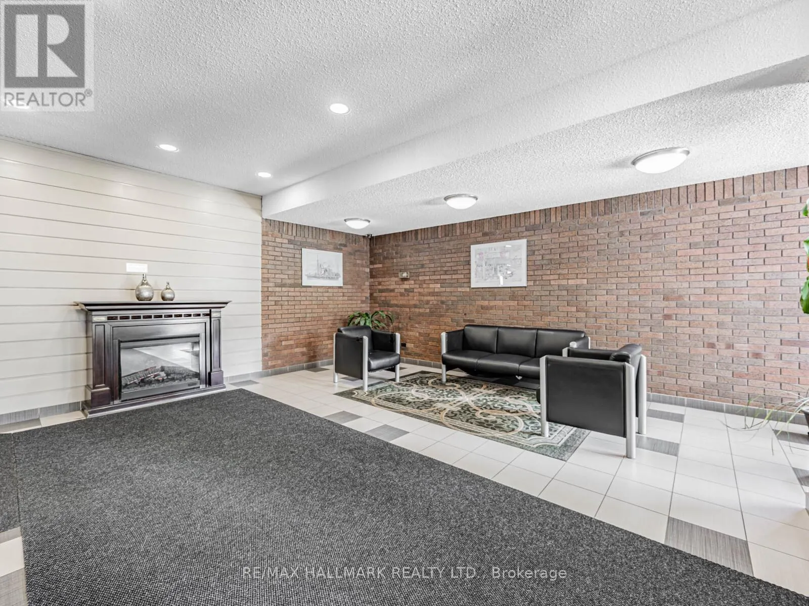 104 - 40 SUNRISE AVENUE