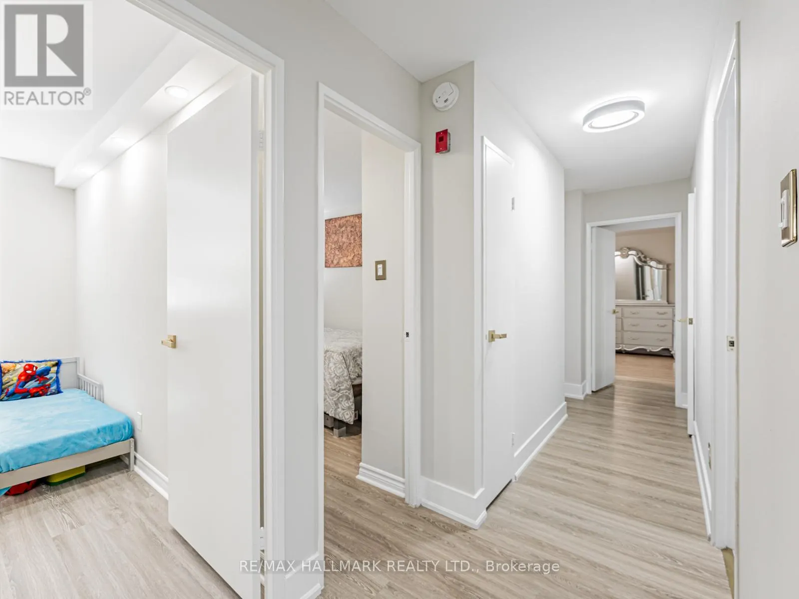 104 - 40 SUNRISE AVENUE