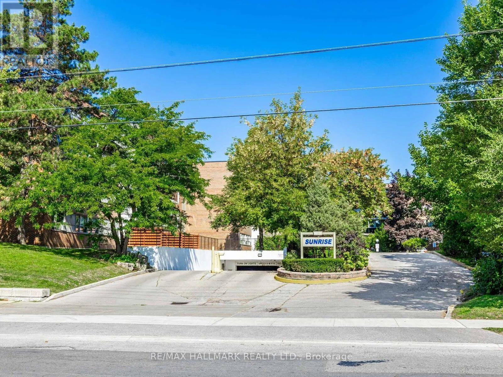 104 - 40 SUNRISE AVENUE