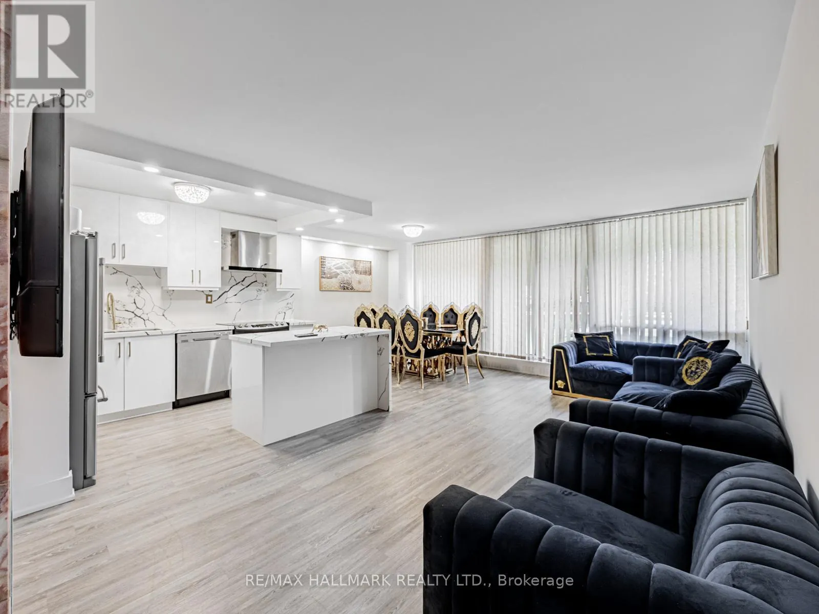 104 - 40 SUNRISE AVENUE