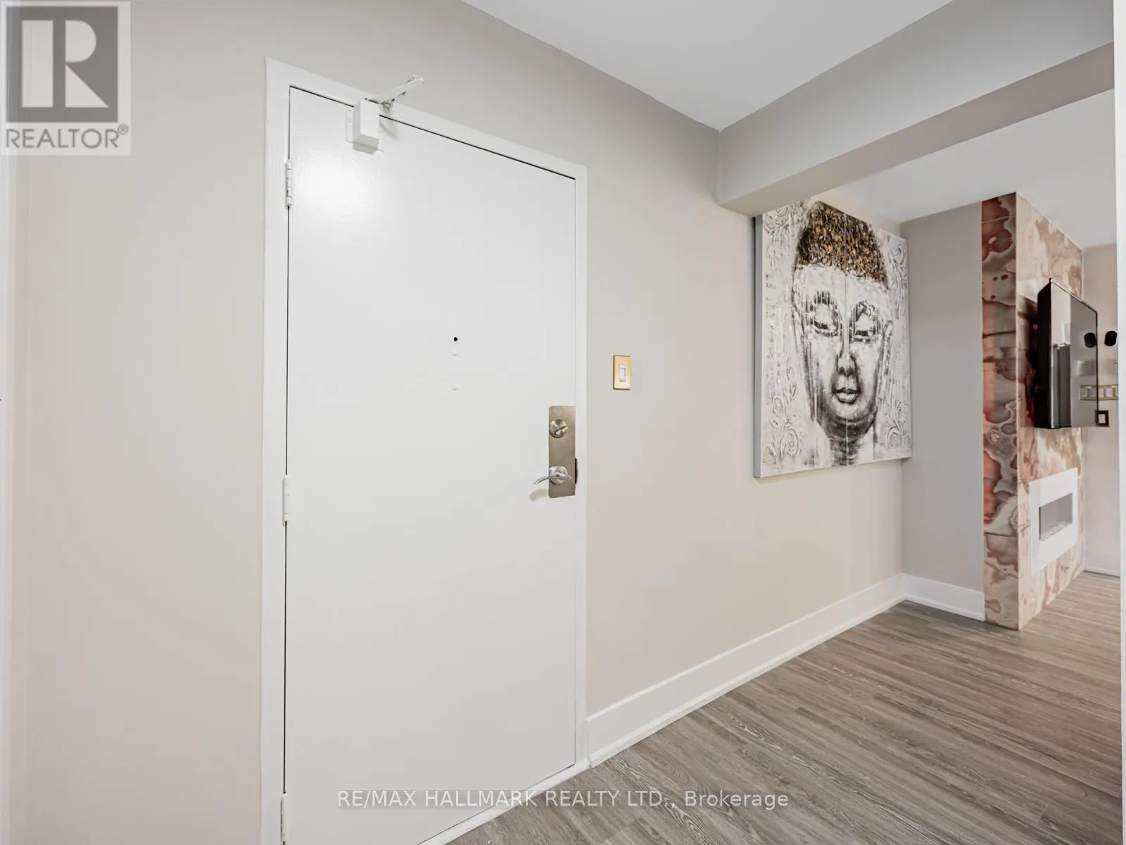 104 - 40 SUNRISE AVENUE