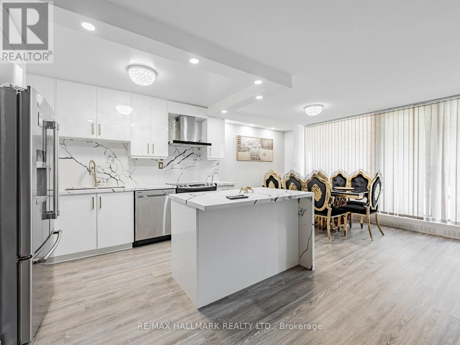 104 - 40 SUNRISE AVENUE