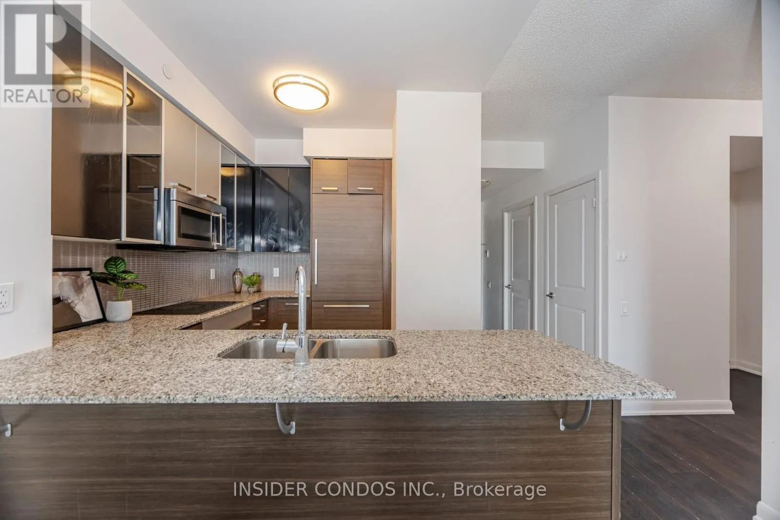 3207 - 5168 YONGE STREET