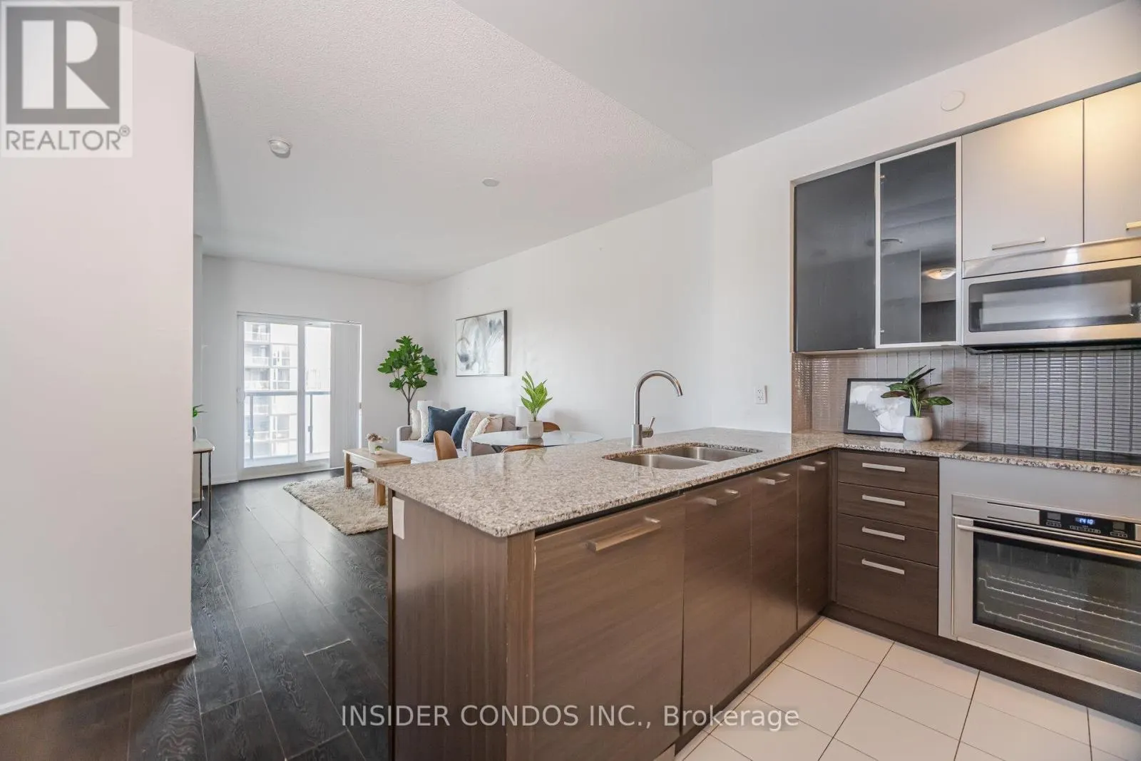 3207 - 5168 YONGE STREET
