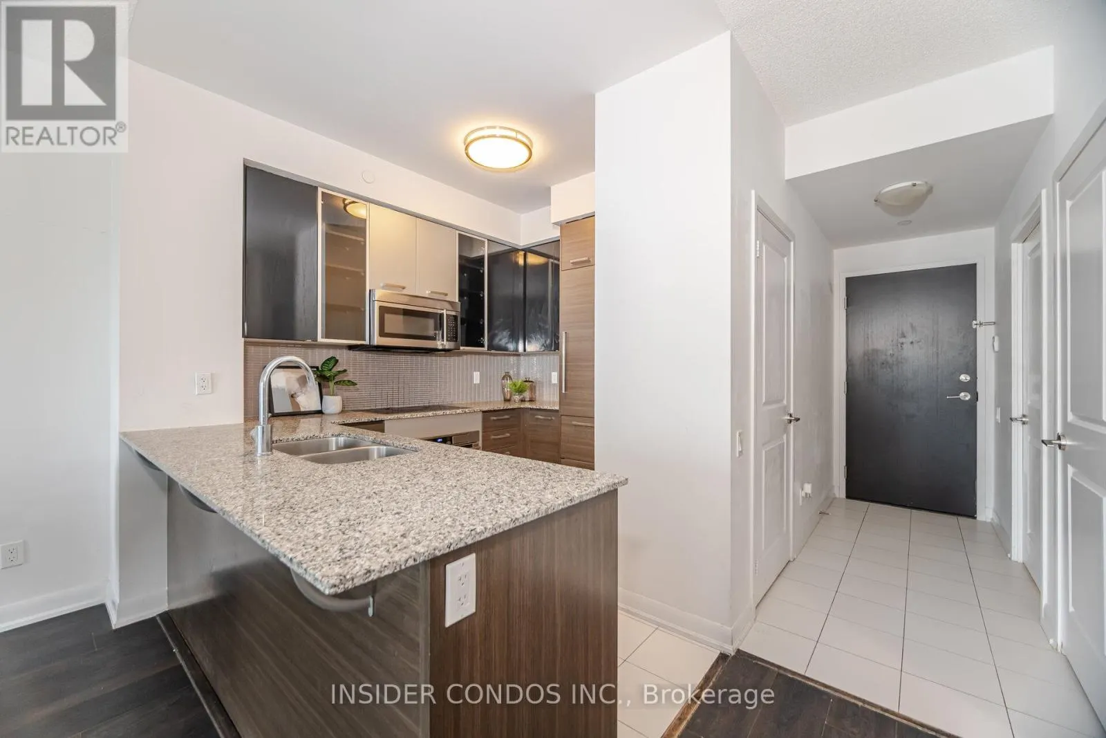 3207 - 5168 YONGE STREET