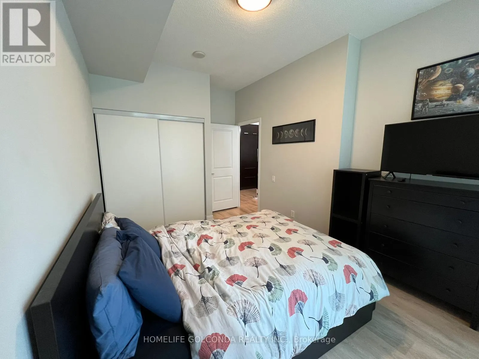102 - 5168 YONGE STREET