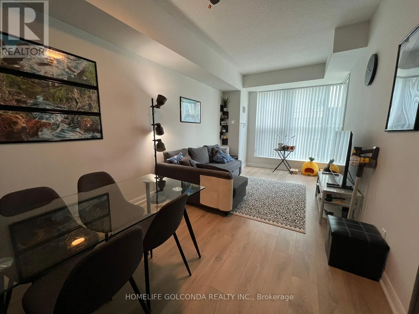 102 - 5168 YONGE STREET