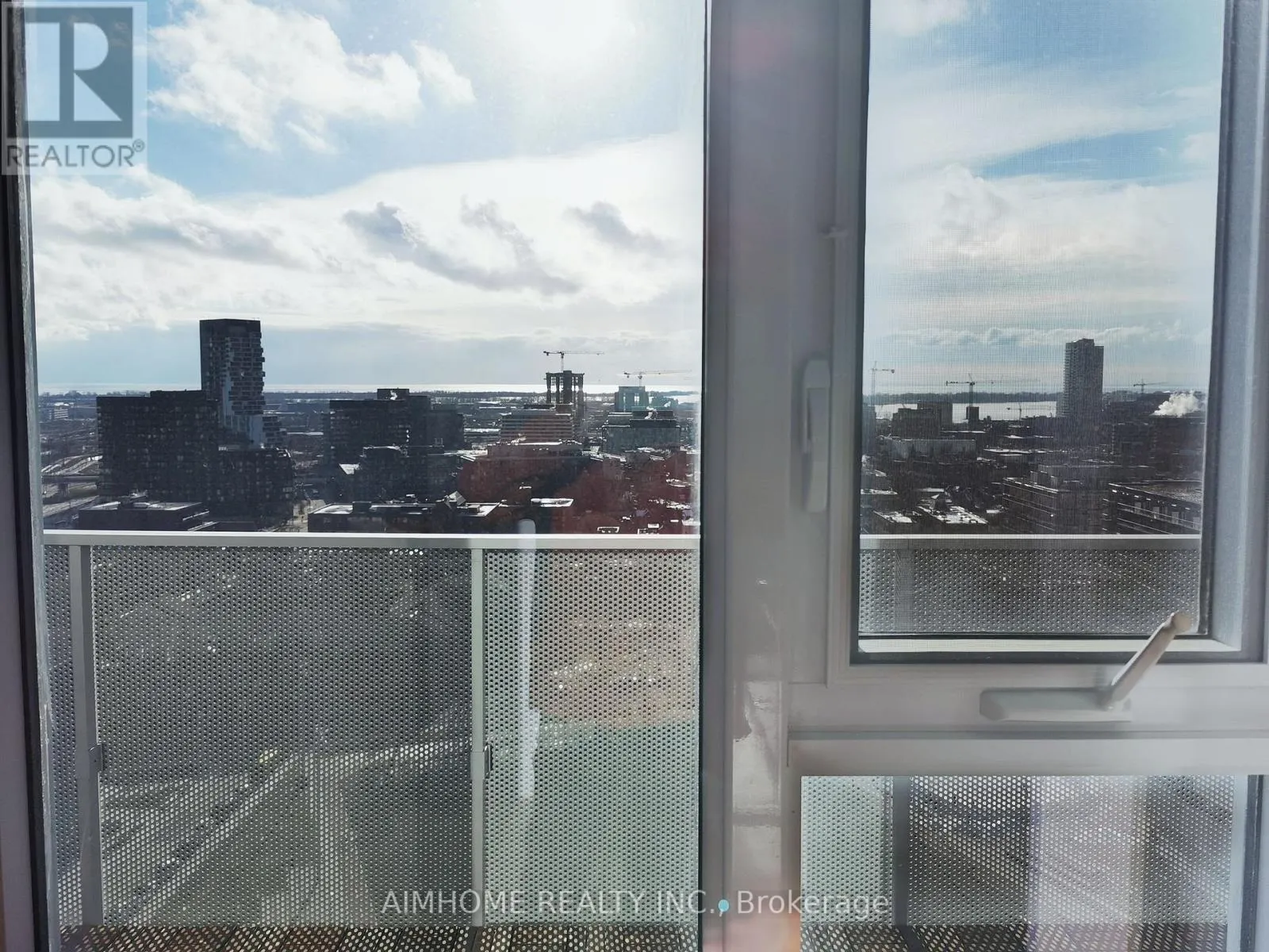 1810 - 20 TUBMAN AVENUE