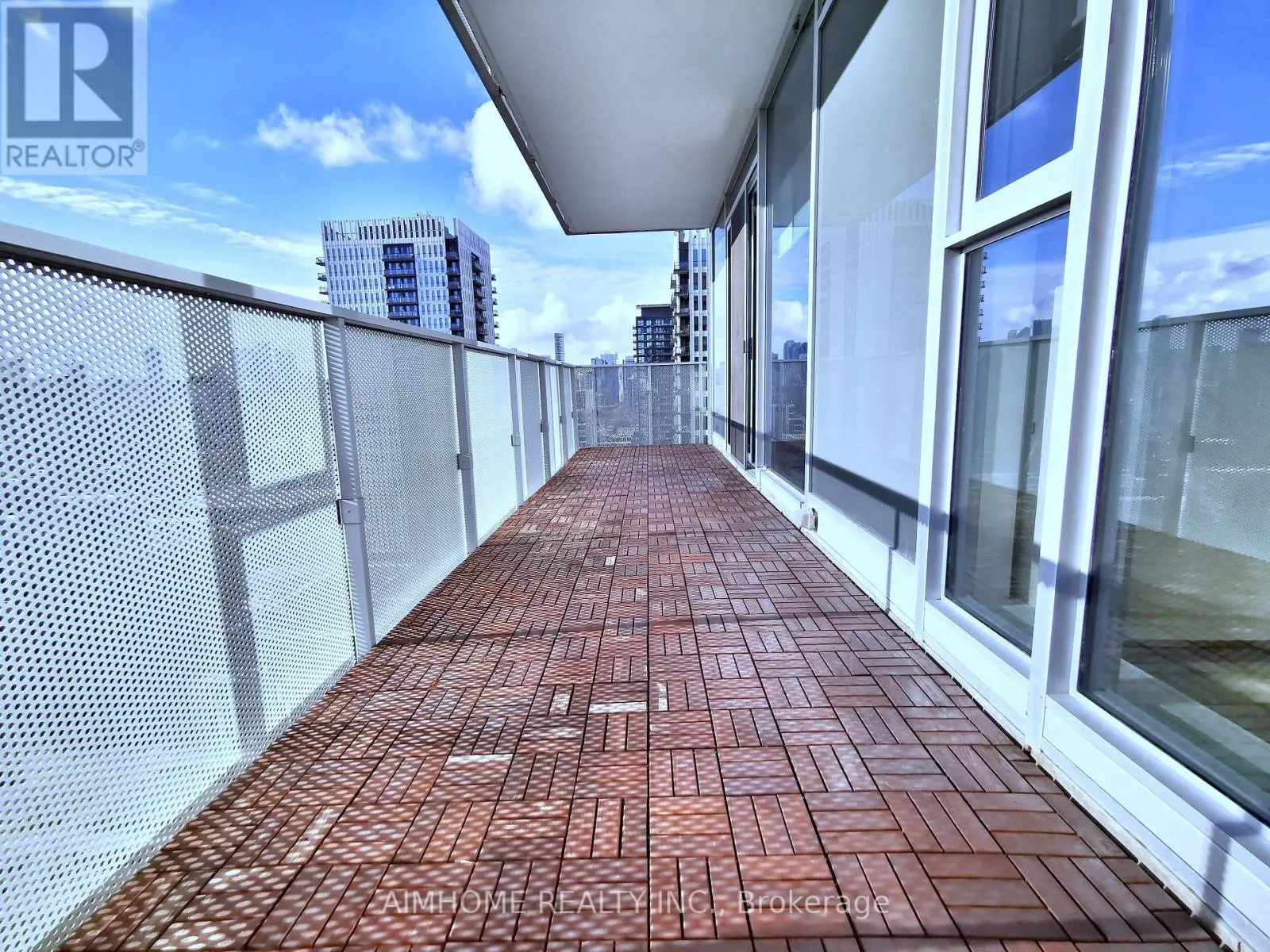 1810 - 20 TUBMAN AVENUE