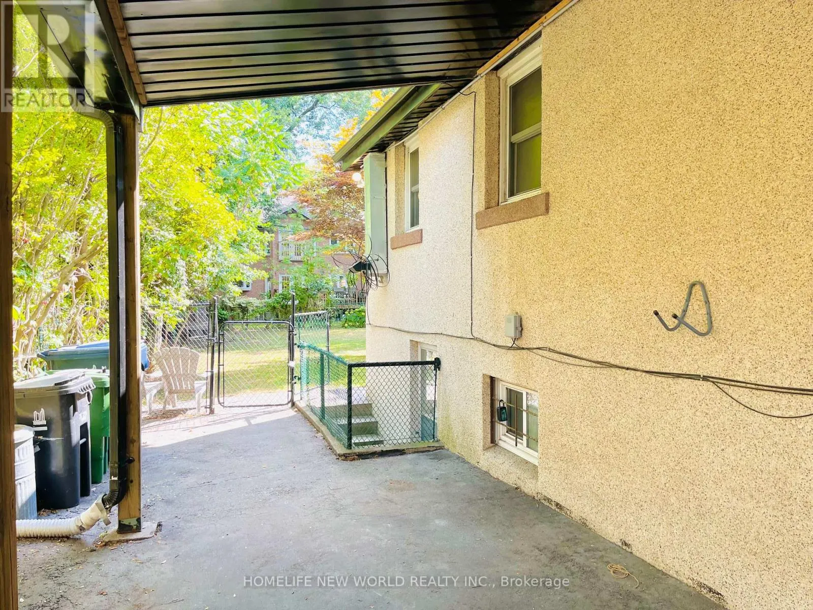GROUND - 261 HOLLYWOOD AVENUE