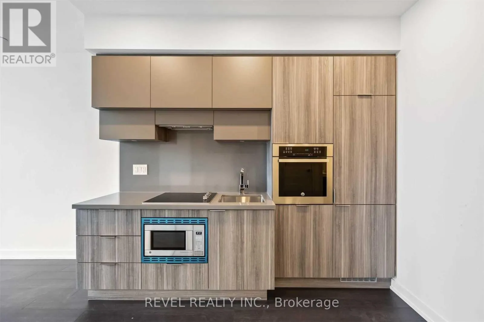 1210 - 39 ROEHAMPTON AVENUE