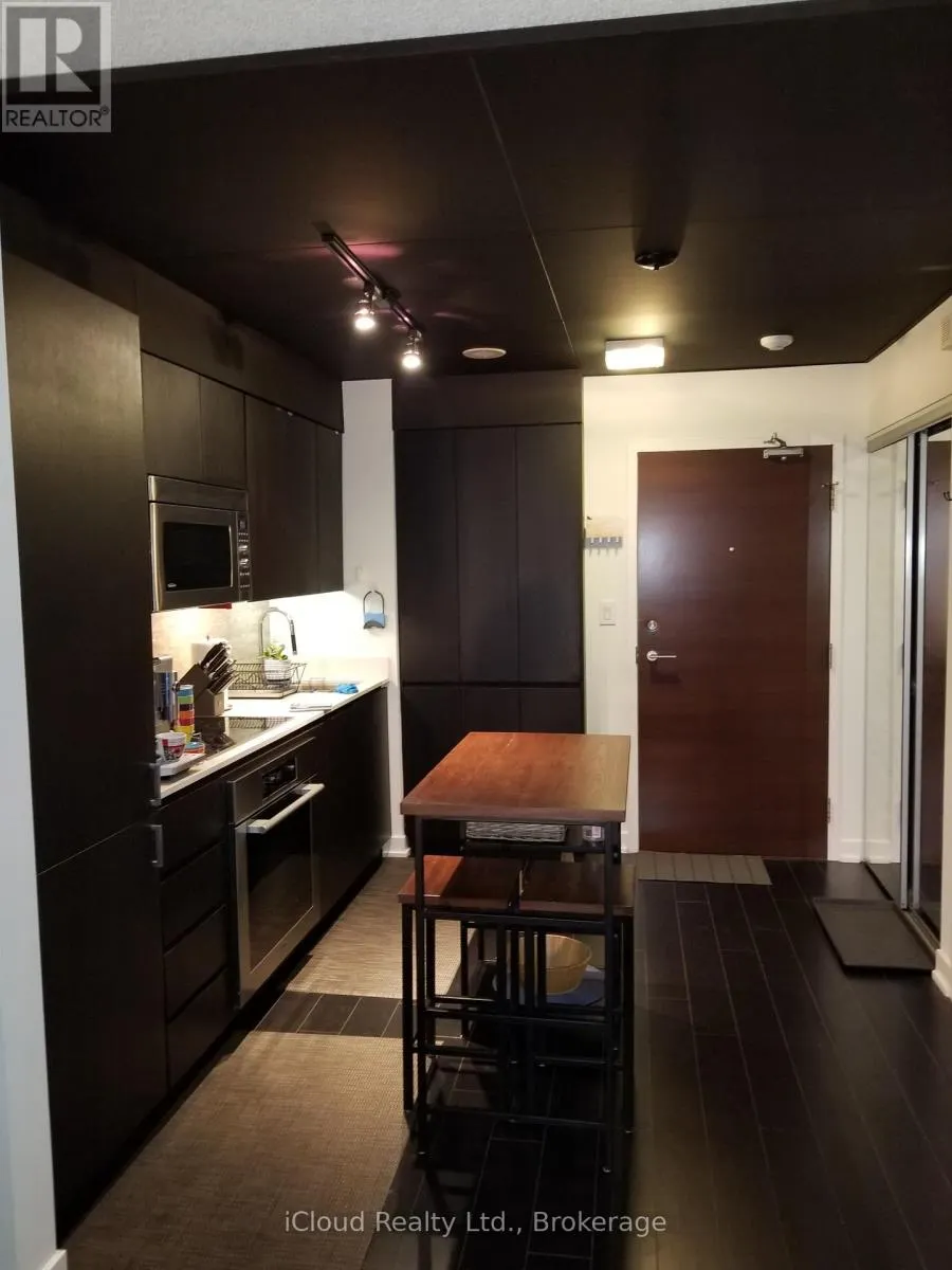 1511 - 15 ICEBOAT TERRACE