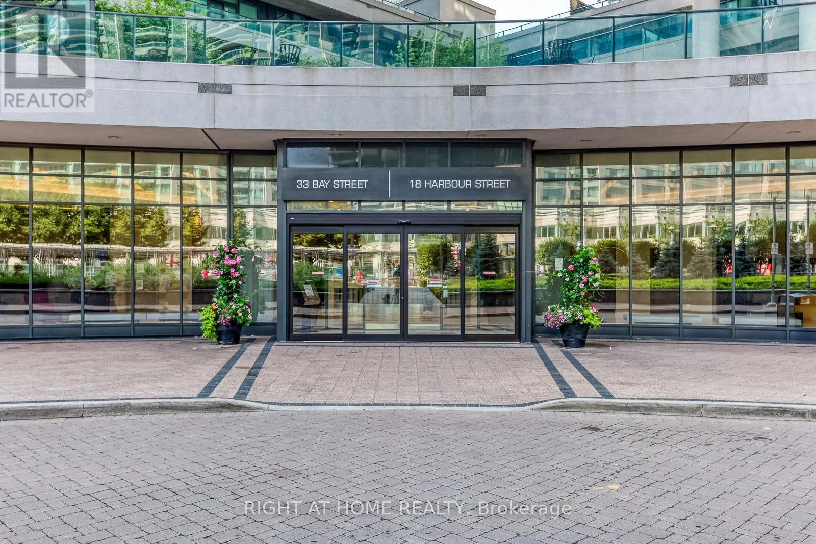 1405 - 33 BAY STREET