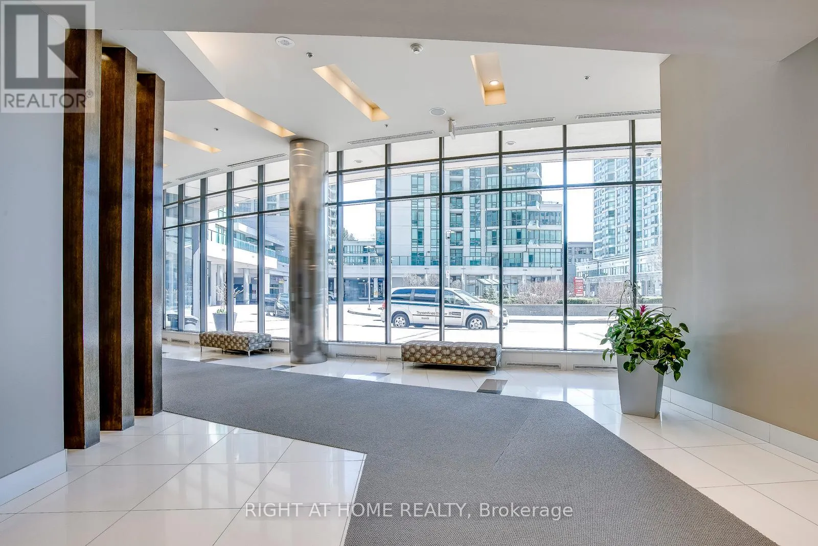 1405 - 33 BAY STREET