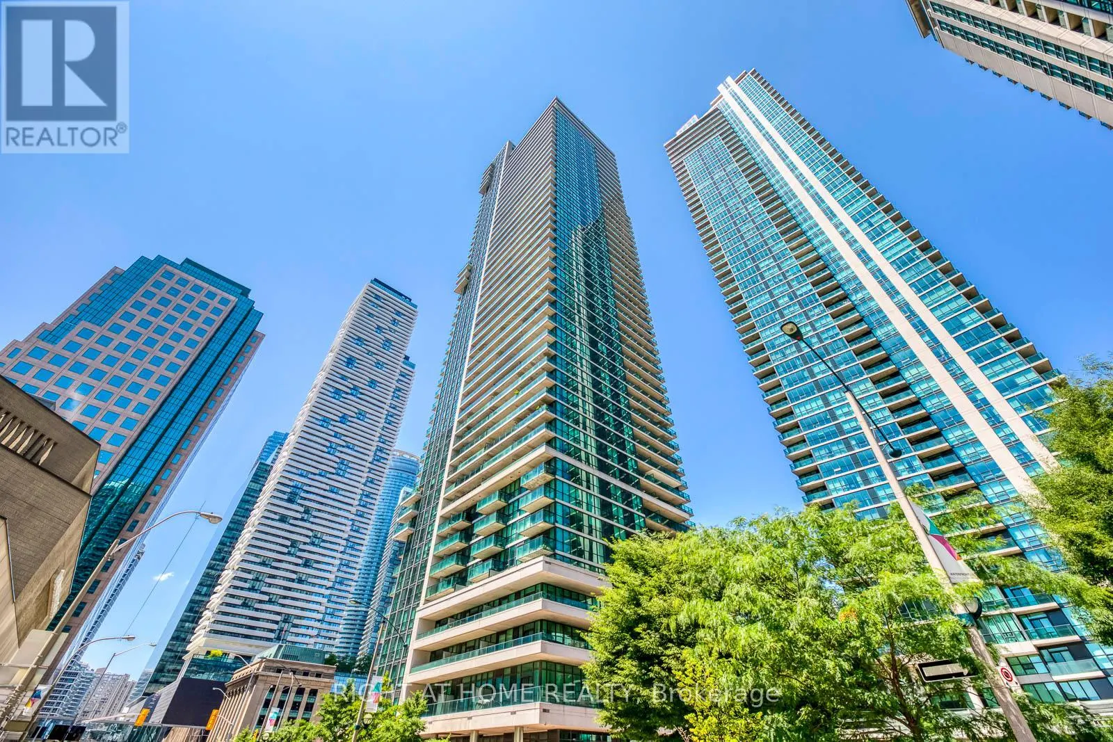 1405 - 33 BAY STREET