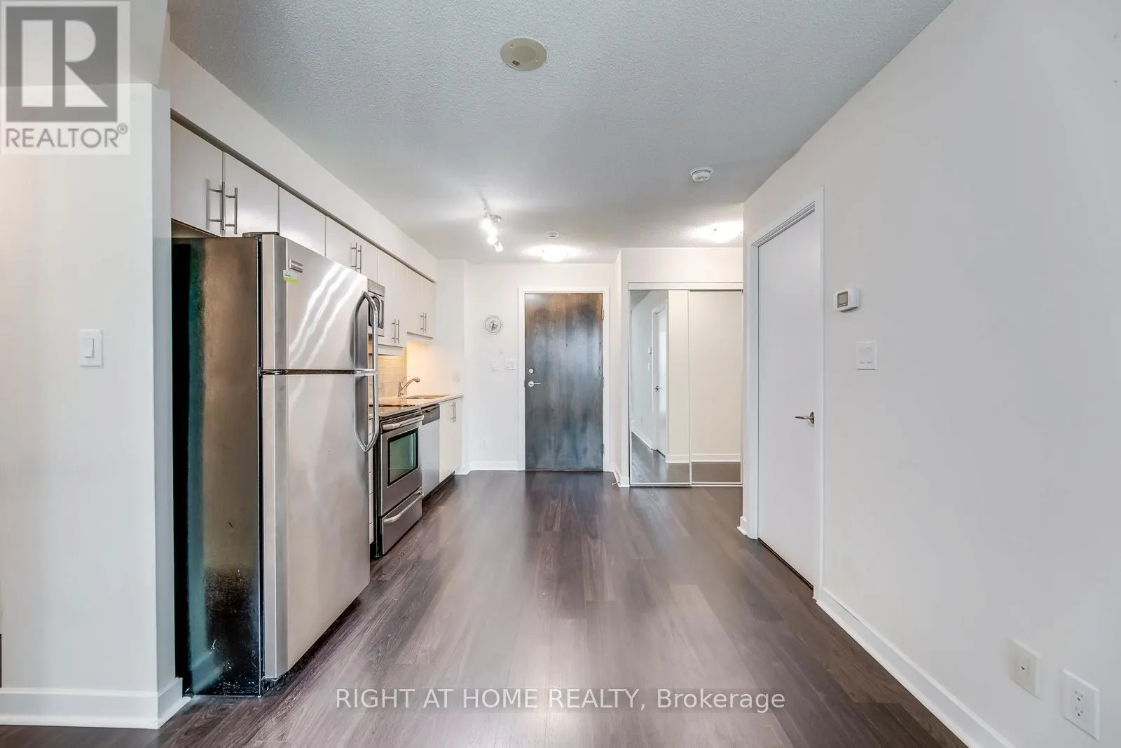 1405 - 33 BAY STREET