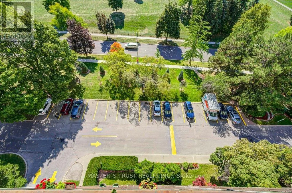 1110 - 260 SENECA HILL DRIVE