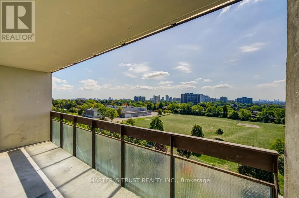 1110 - 260 SENECA HILL DRIVE