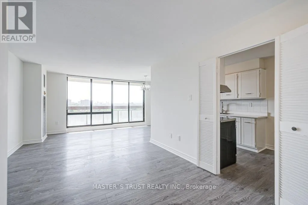 1110 - 260 SENECA HILL DRIVE