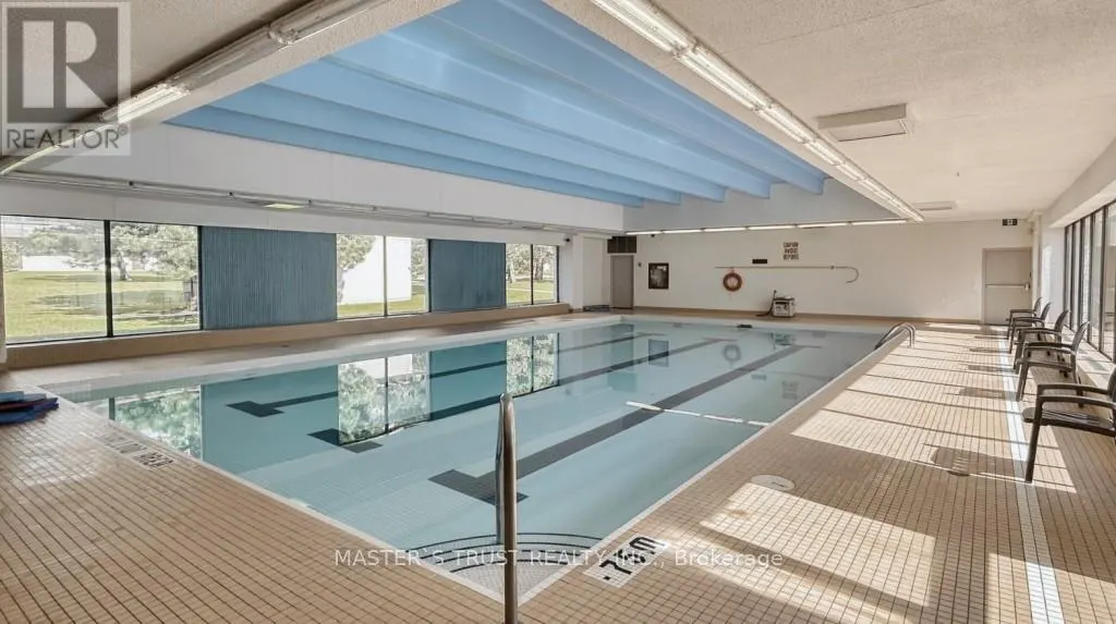 1110 - 260 SENECA HILL DRIVE
