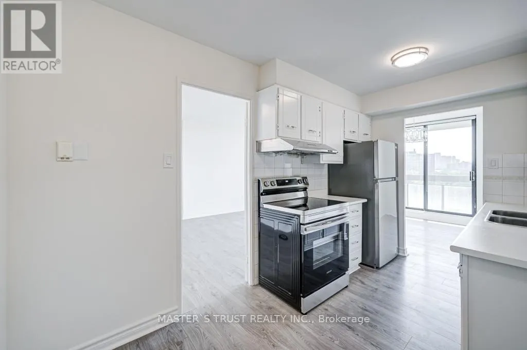 1110 - 260 SENECA HILL DRIVE