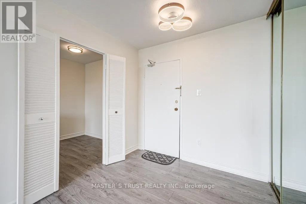 1110 - 260 SENECA HILL DRIVE