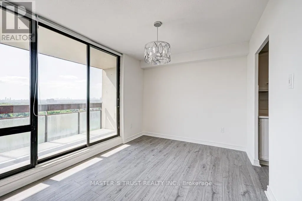1110 - 260 SENECA HILL DRIVE
