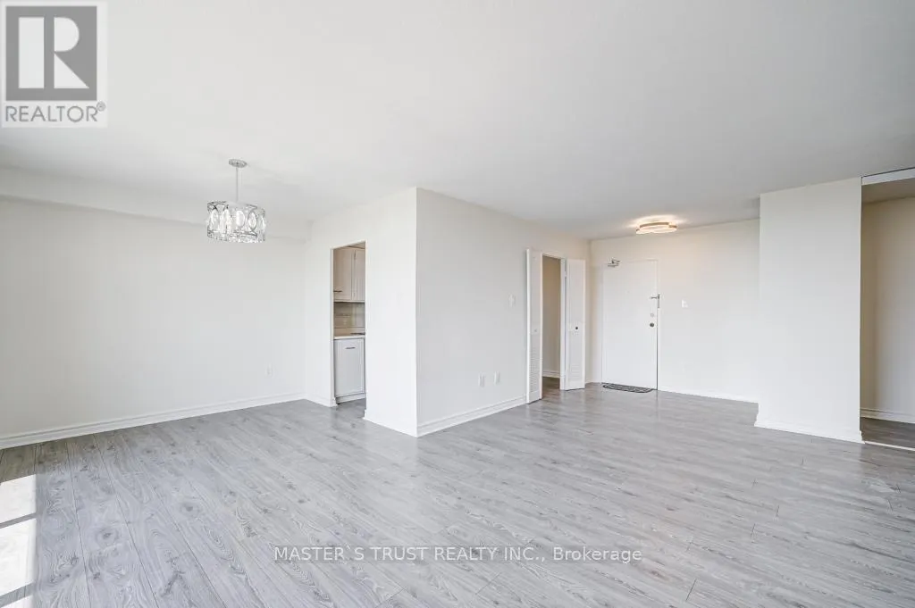 1110 - 260 SENECA HILL DRIVE