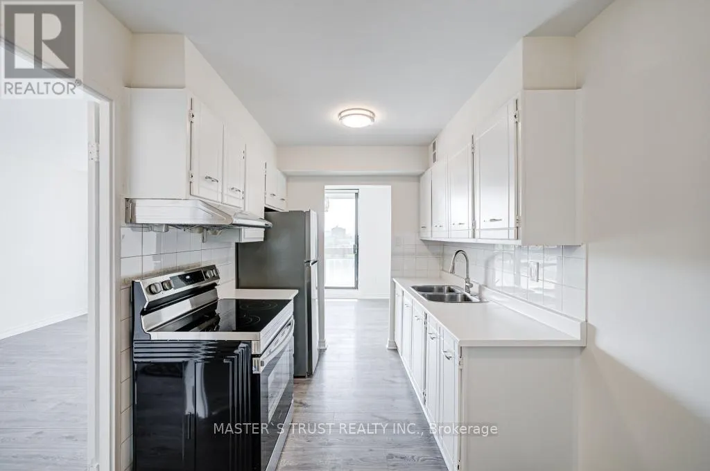 1110 - 260 SENECA HILL DRIVE