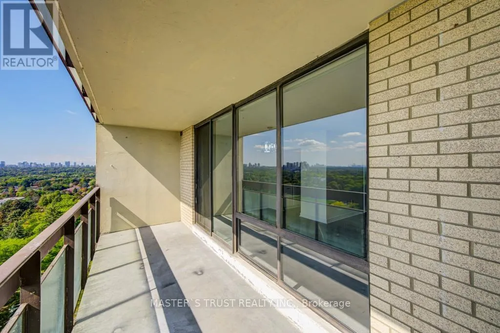 1110 - 260 SENECA HILL DRIVE