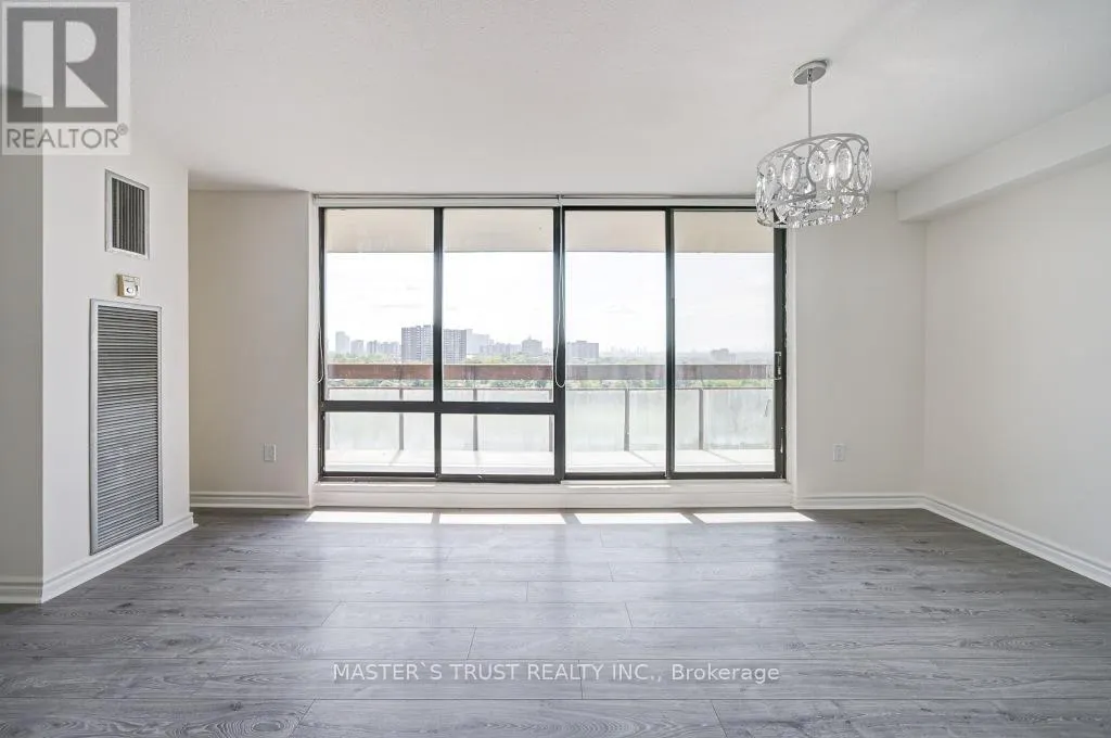 1110 - 260 SENECA HILL DRIVE