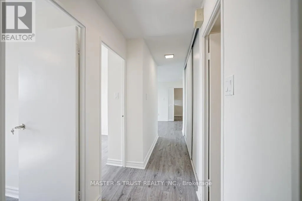 1110 - 260 SENECA HILL DRIVE