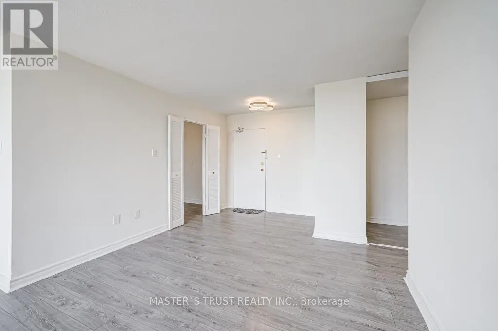 1110 - 260 SENECA HILL DRIVE