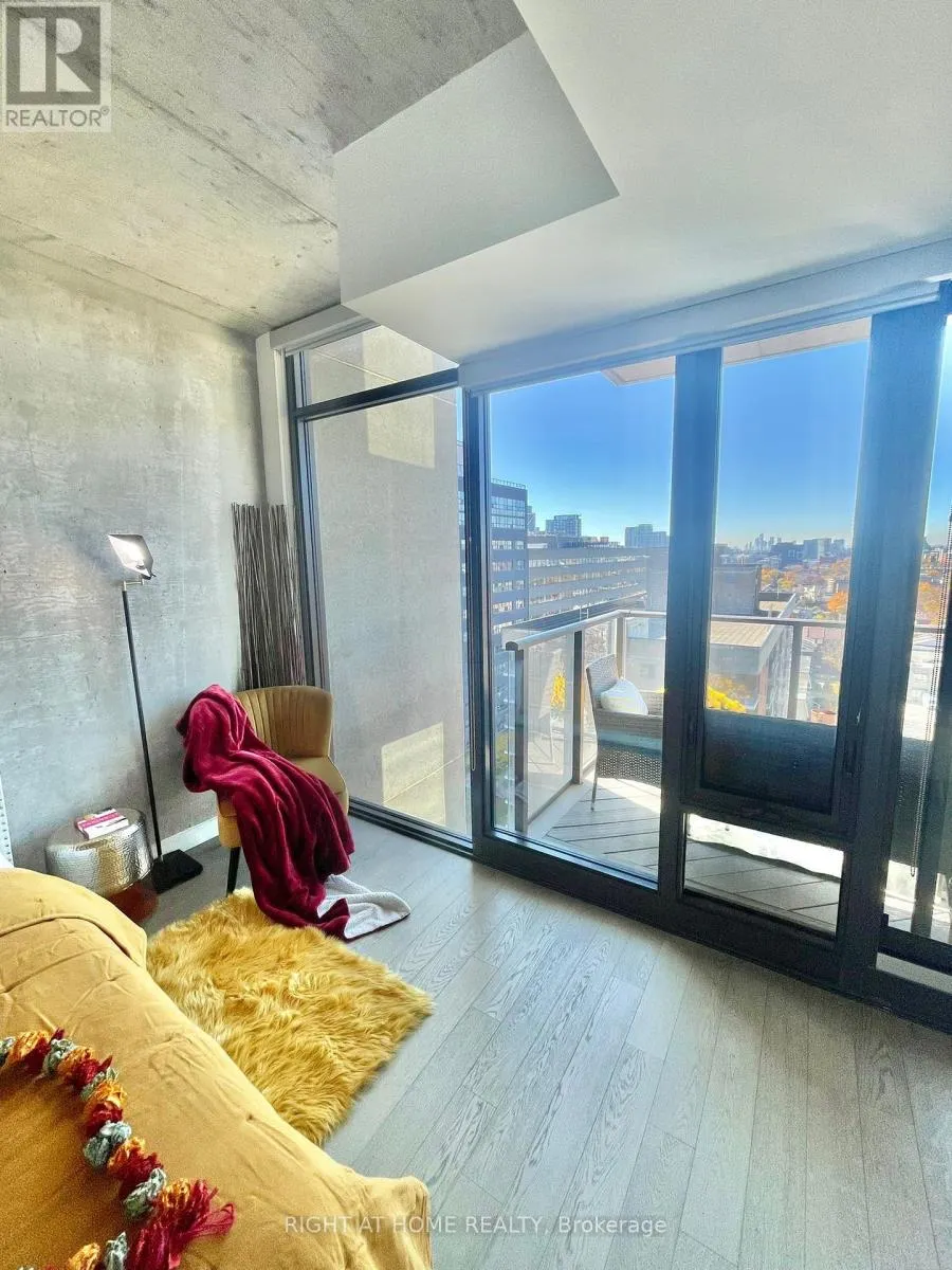 1205 - 111 BATHURST STREET