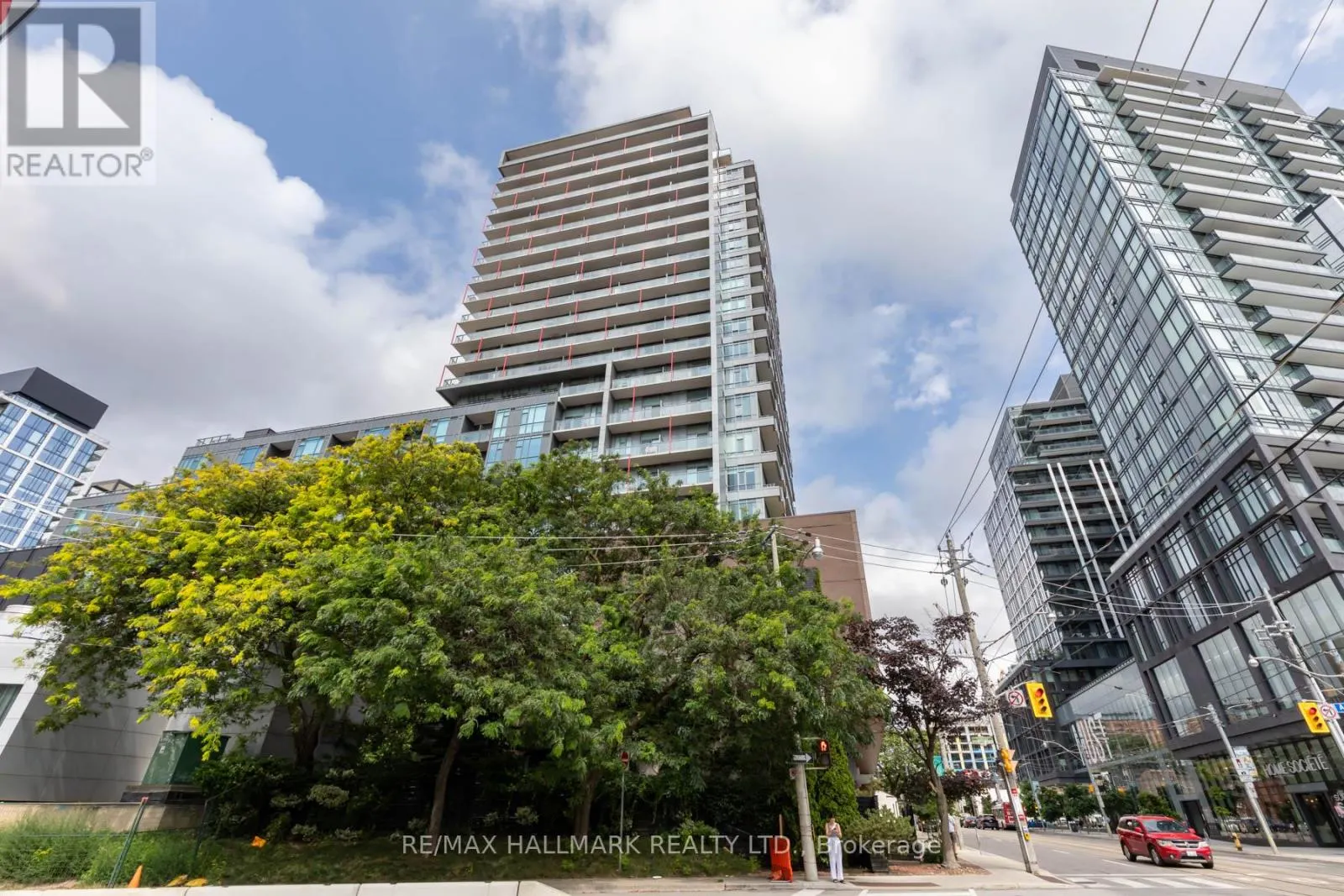 816 - 120 PARLIAMENT STREET
