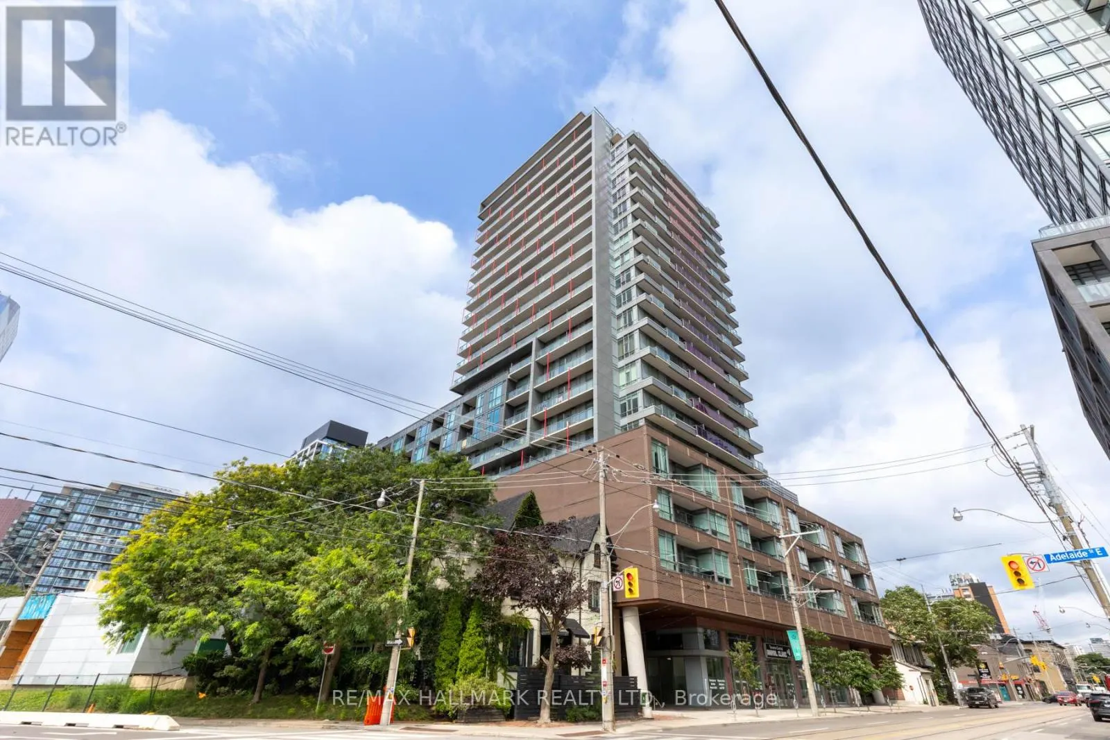 816 - 120 PARLIAMENT STREET