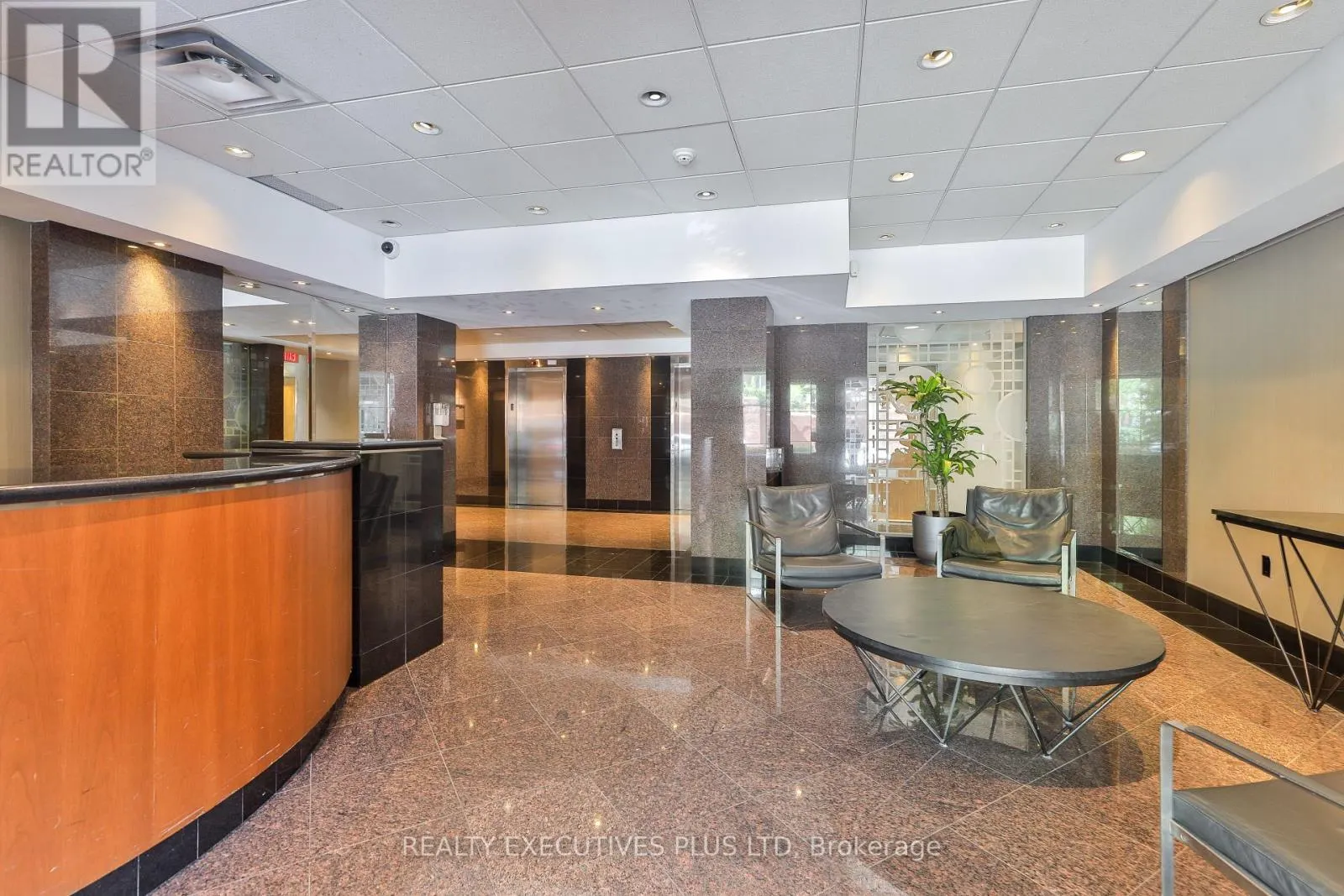811 - 701 KING STREET W